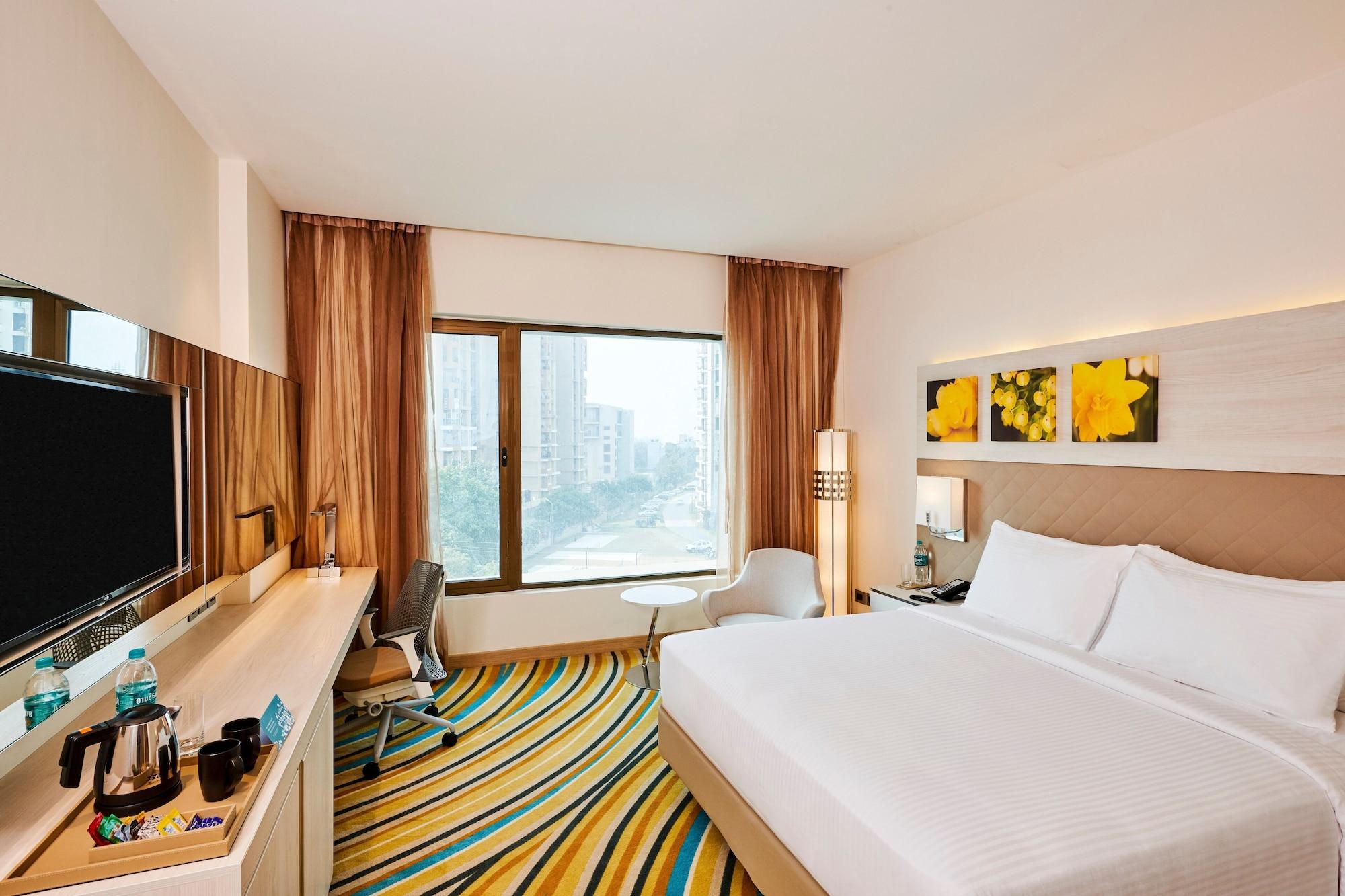 Hilton Garden Inn Лакхнау Экстерьер фото
