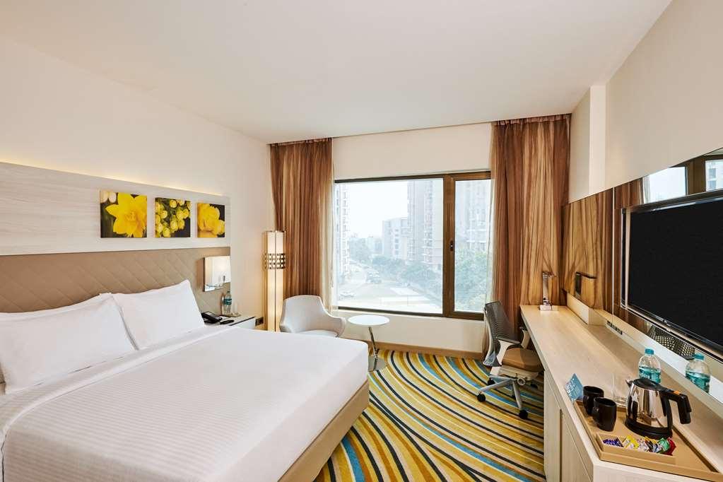 Hilton Garden Inn Лакхнау Номер фото